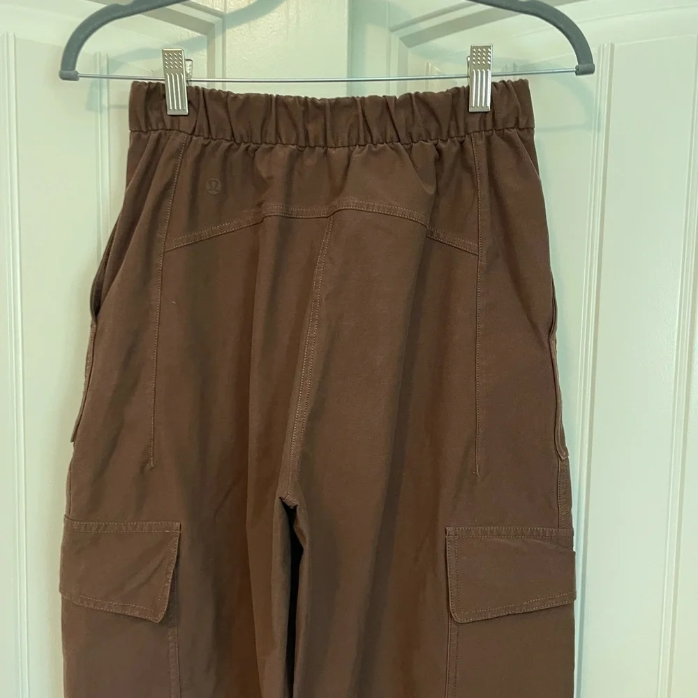 Lululemon Light Utilitech Cargo Pocket High-Rise Pant Java brown size 24